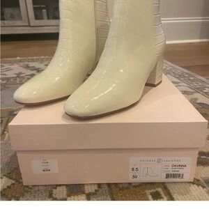 Chinese laundry white Davina Bootie size 8.5
